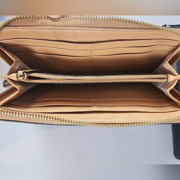 Used designer wallets - Picture 3 of 10